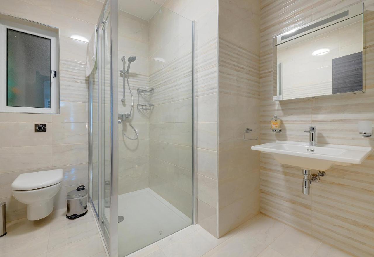 Chic 2Br Apartment, Ideal Location Ta Xbiex Экстерьер фото